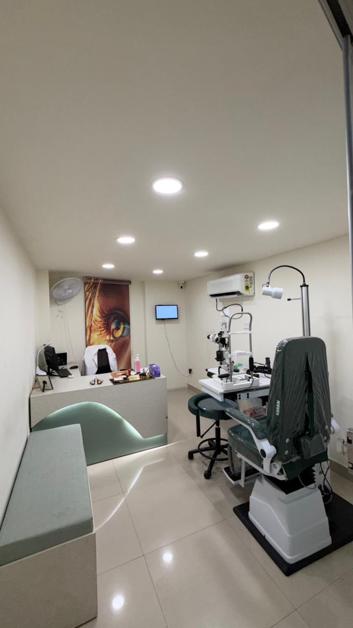 Slit Lamp Examination Unit